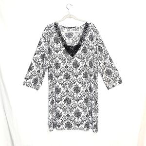 Studio Donatella night gown. Black/white, 3X.